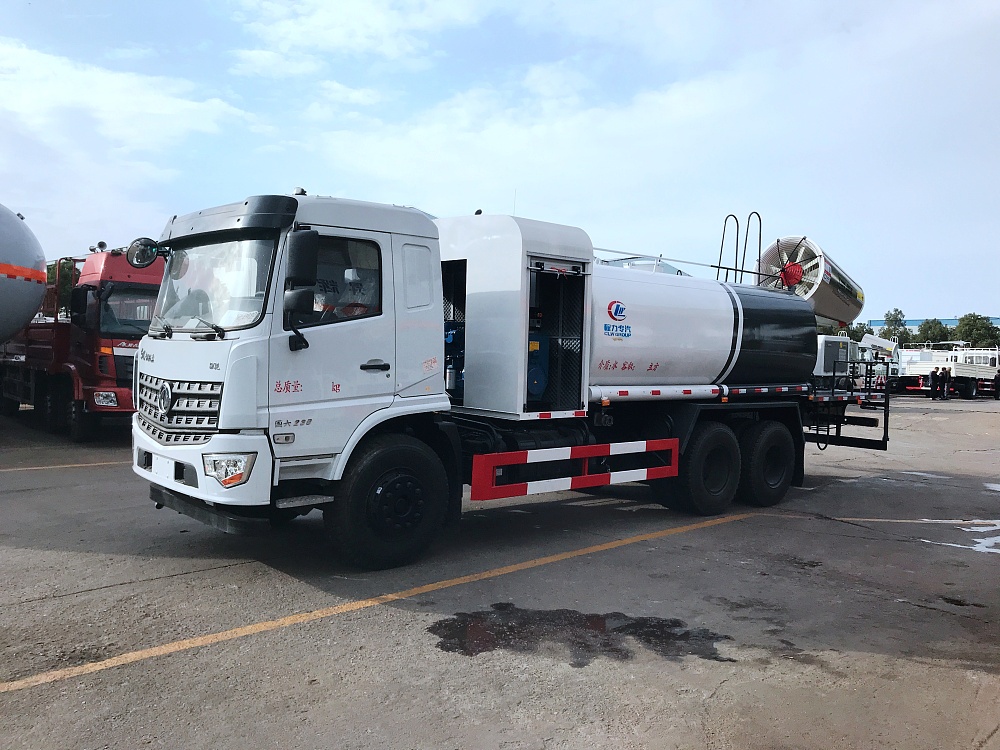 東風專底D3L後雙橋抑塵車國六16立方/50-120米霧炮