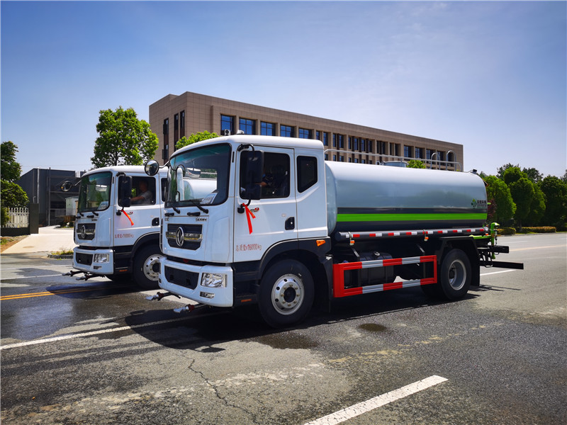 東風D9新款10-12噸灑水車--國六係列