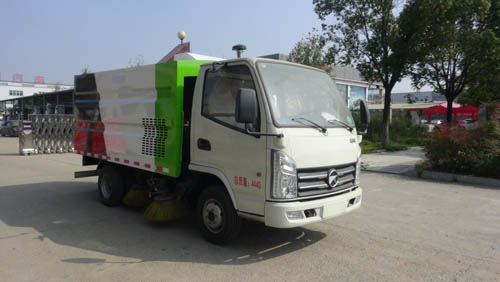 華通牌HCQ5040TSLKM5型掃路車