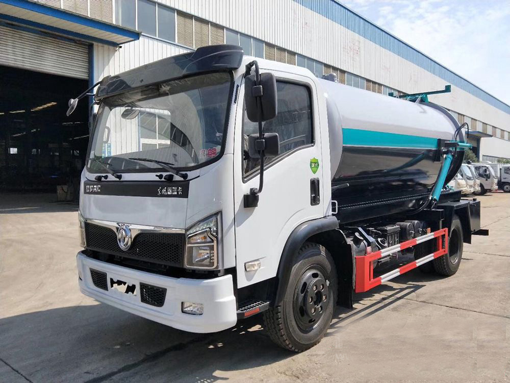 國六8方東風D7 吸汙車